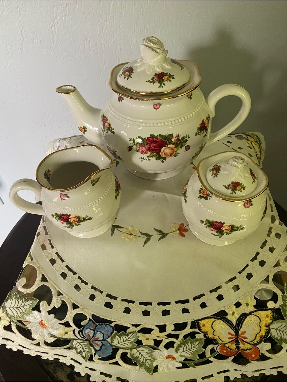 Royal Albert Cream Porcelain Tea Set with Pink and Red Rose Motif